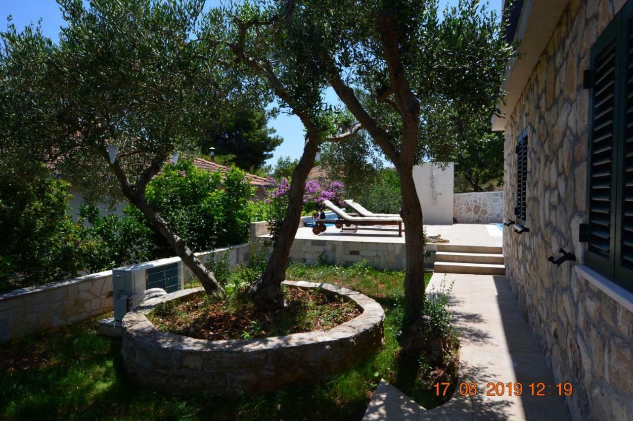 Sealodge - Luxe Villa, Private Pool, Mooring, Parking, Sea & Mountain View, At 150 M From Idyllic Private Beach Rogač Extérieur photo